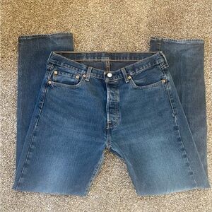 Levi’s Dark Wash W33 L32